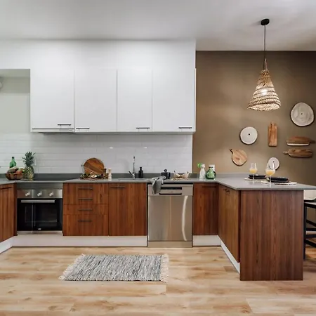 Tres Unique Spacious Avec Wifi